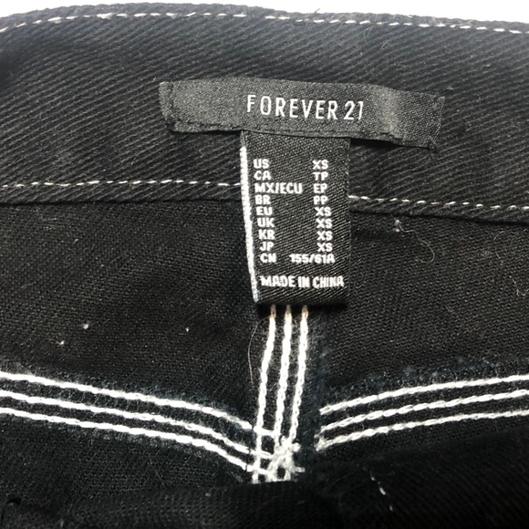 Trendy Black Cargo Pants - Picture 5 of 5